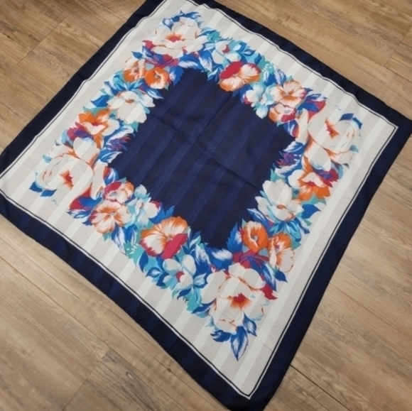 Large Floral Navy Printed Square Head Neck Scarf - Picture 4 of 4